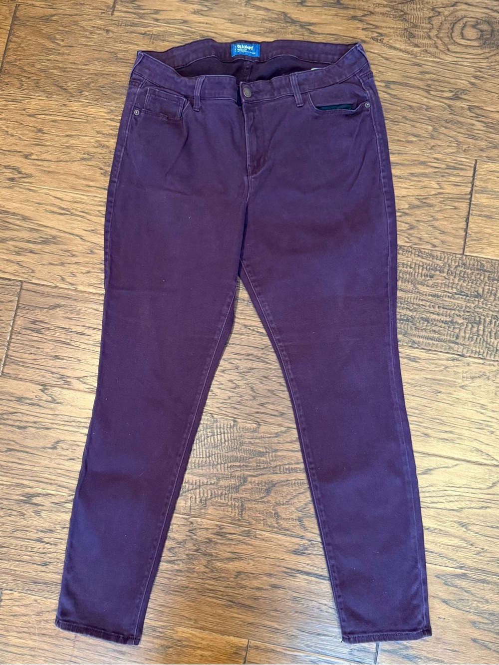 Old Navy Women's Skinny Jeans in Deep Plum
